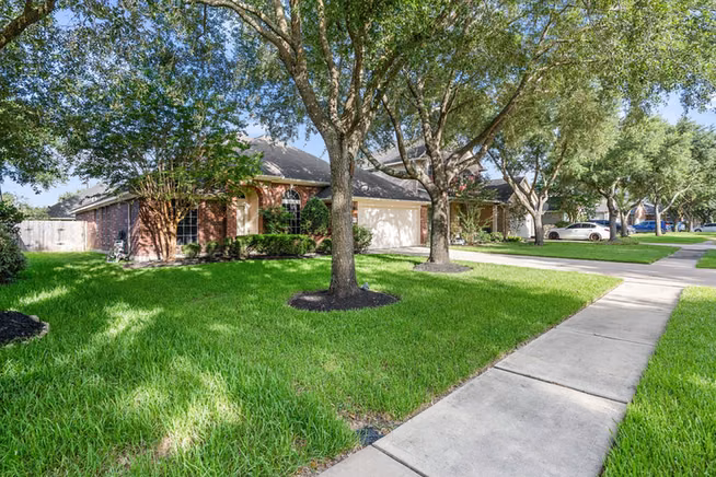 Photo 2 of 4902 Bonny Loch Lane, Houston, TX