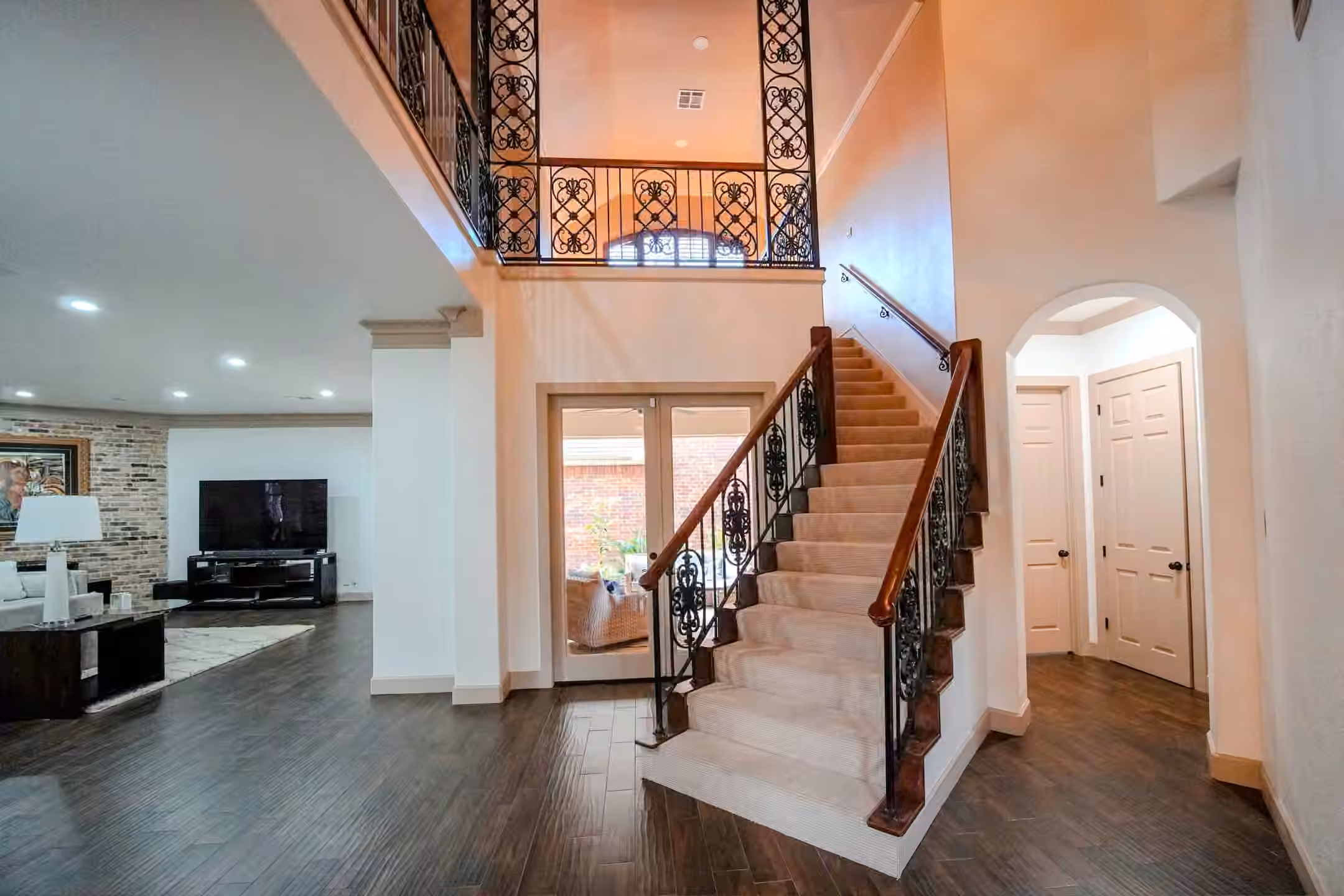 Photo 5 of 60 Champion Villa Drive, Houston, TX
