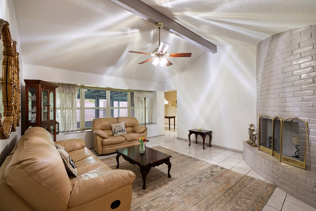Photo 7 of 6230 Knollwest Drive, Houston, TX
