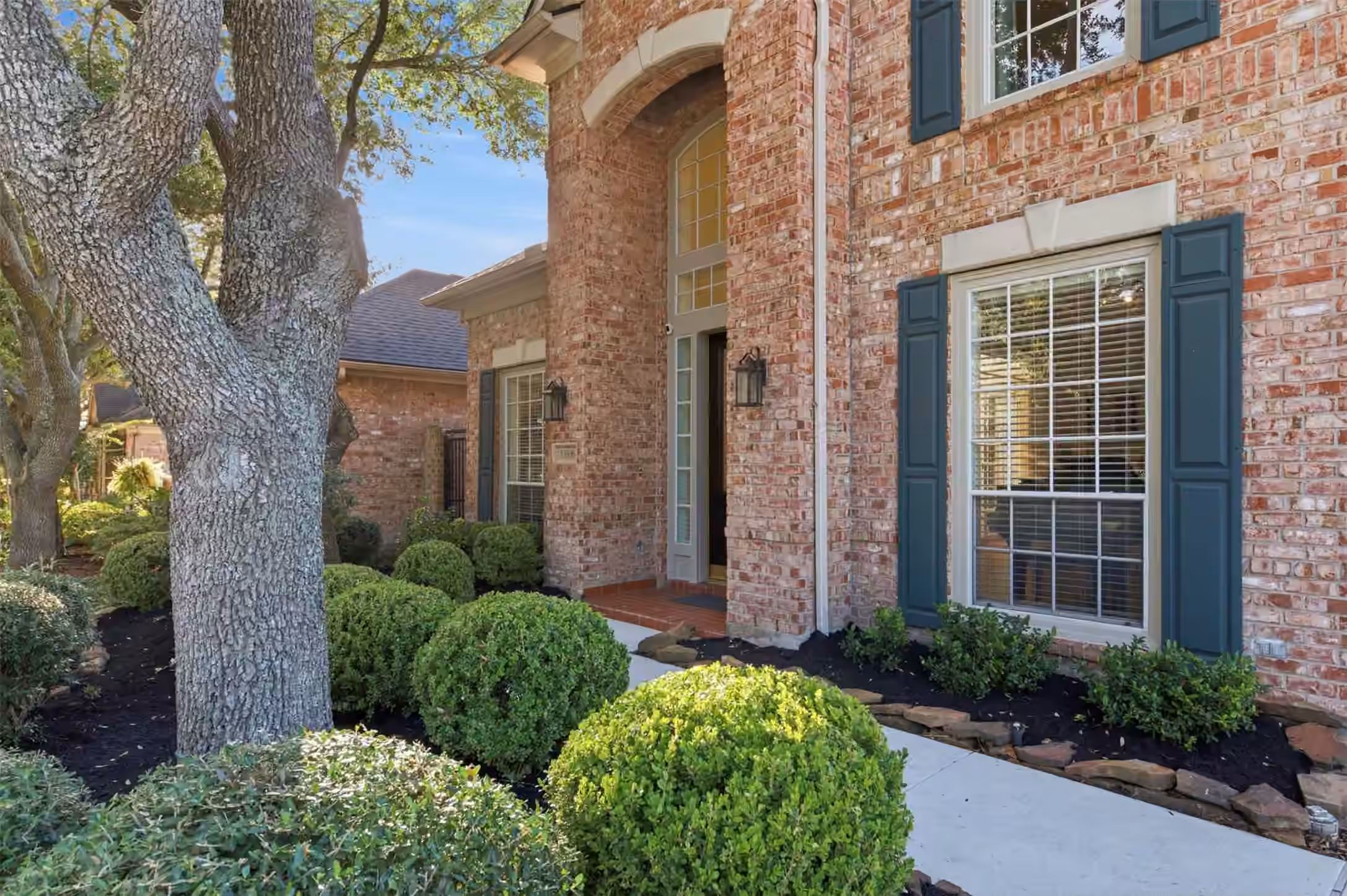 Photo 4 of 13906 Holly Lynn Lane, Houston, TX
