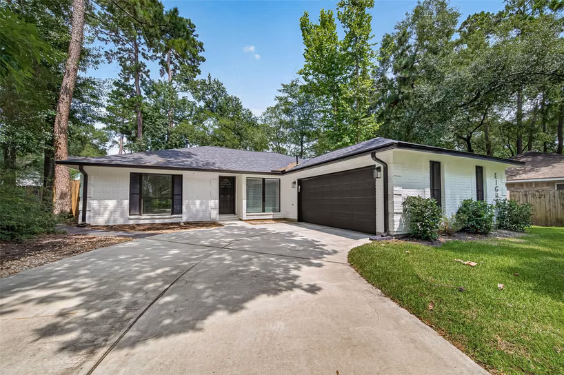 Photo 5 of 8 N Brook Pebble Court, The Woodlands, TX