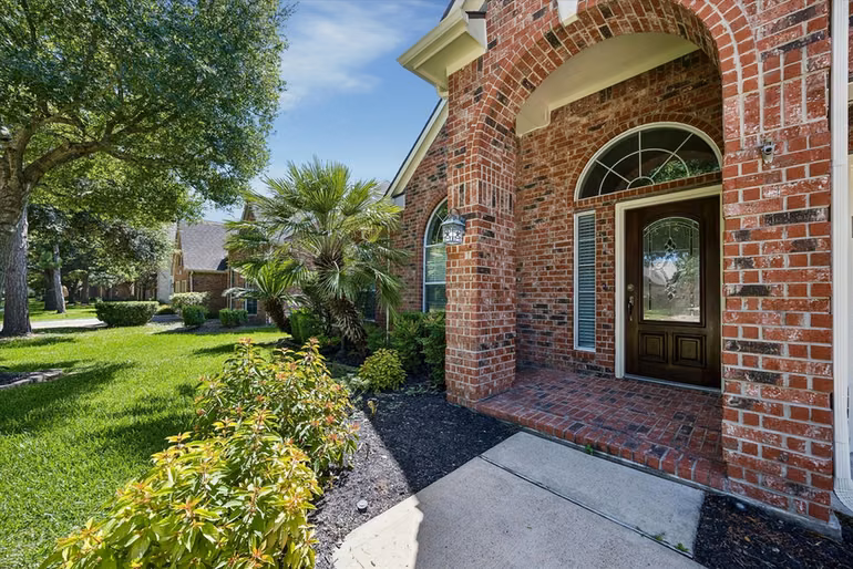 Photo 2 of 2807 Falcon Knoll Lane, Katy, TX