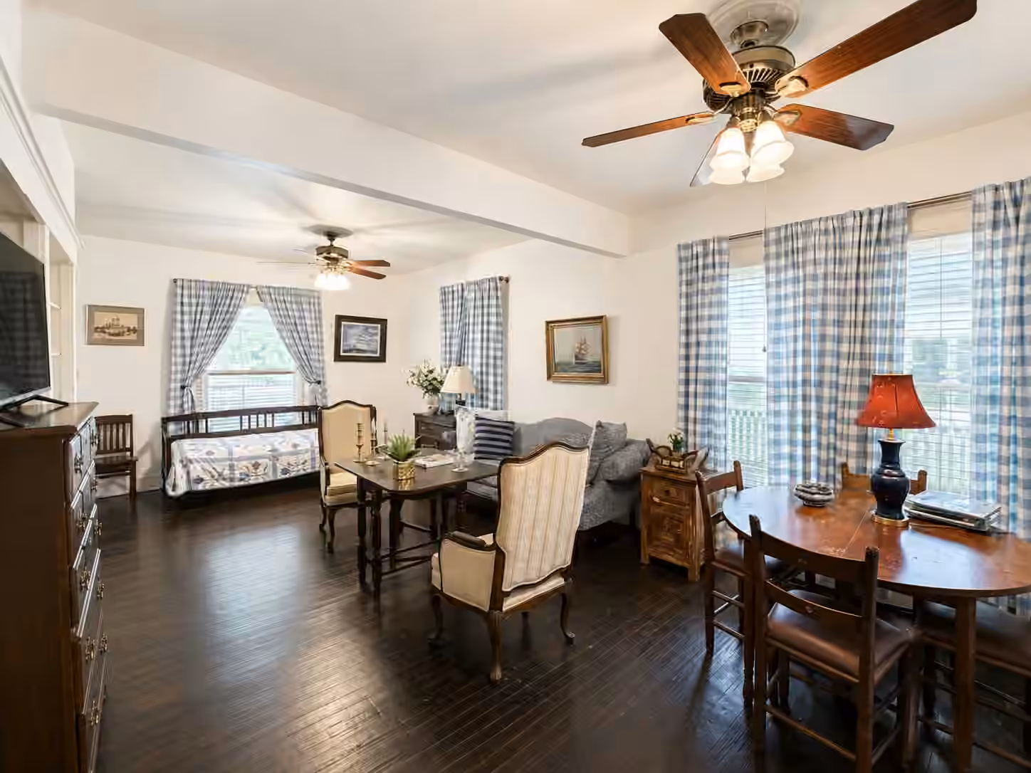 Photo 6 of 1012 W Adoue Street, Alvin, TX