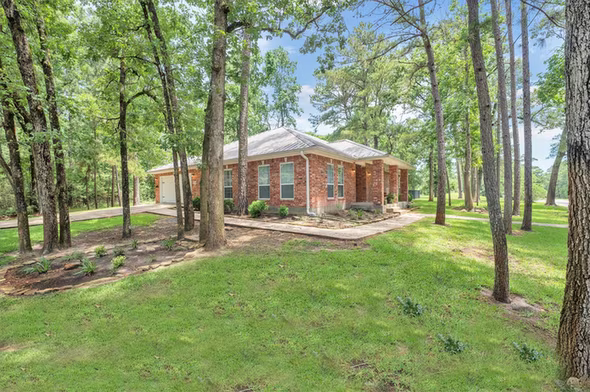 Photo 2 of 24400 Pine Valley Loop, Huntsville, TX