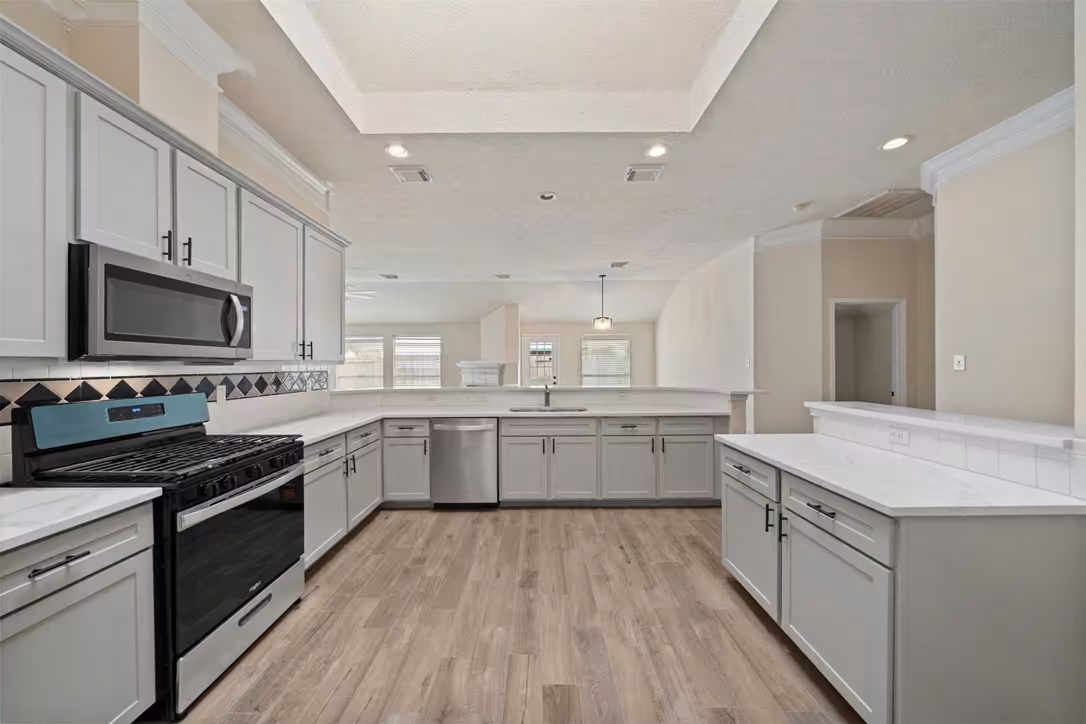 Photo 3 of 10902 Trail Ridge Drive, Houston, TX