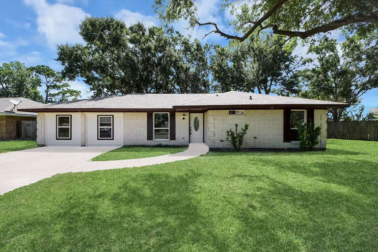 Photo of 4703 Quail Hollow Drive, Baytown, TX