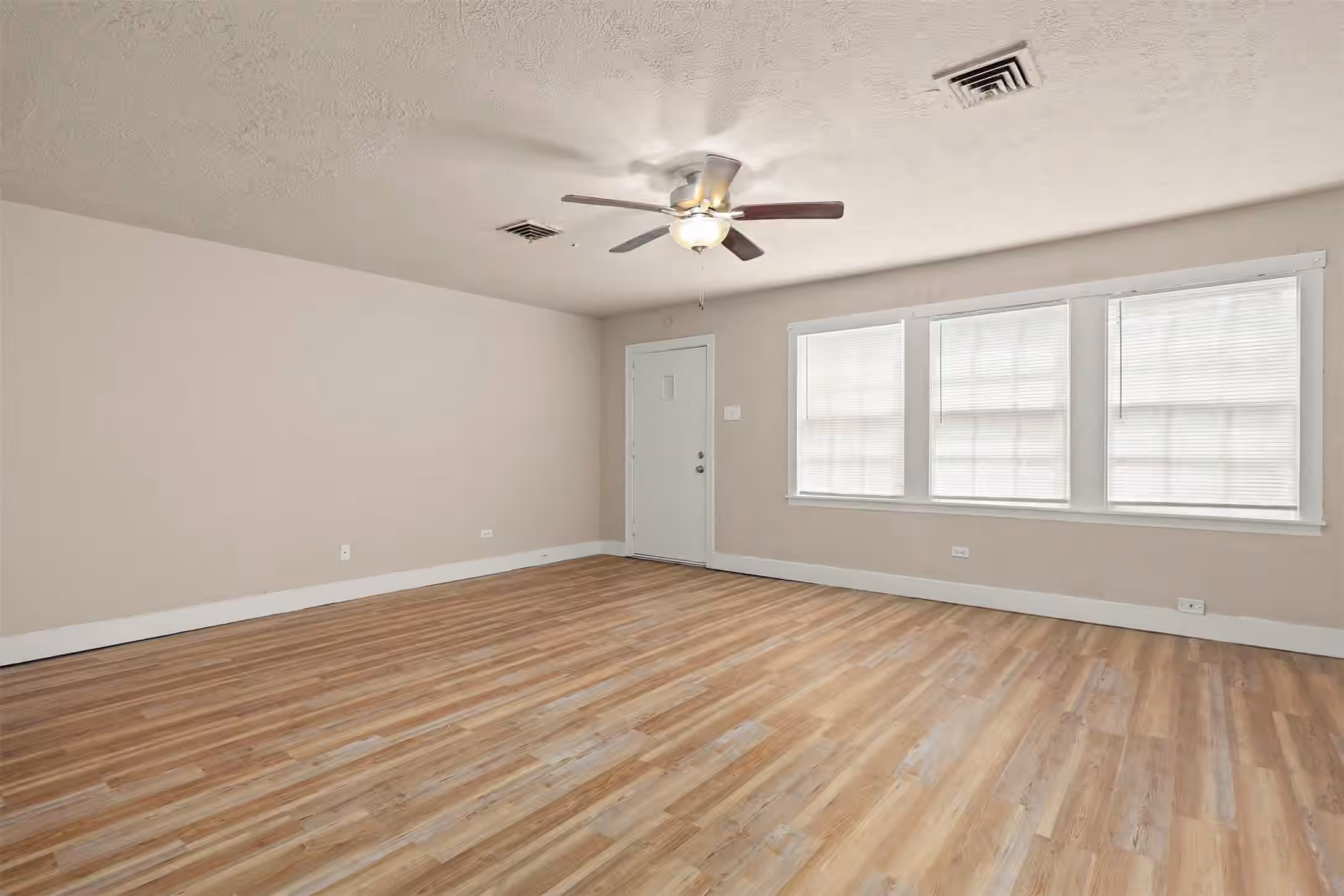 Photo 3 of 630 Orange Street, La Marque, TX