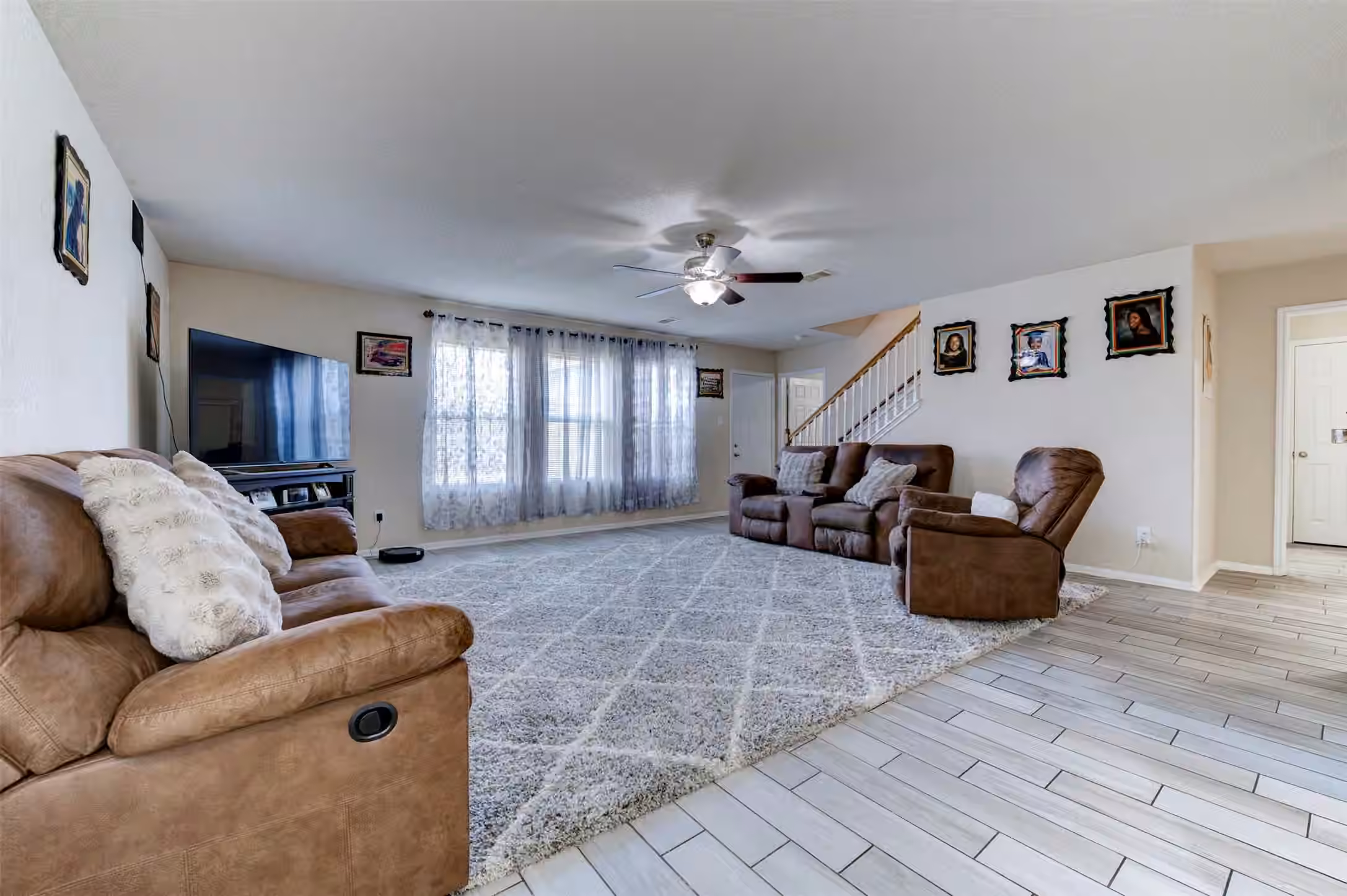 Photo 5 of 11027 E Fall Fern Circle, Houston, TX