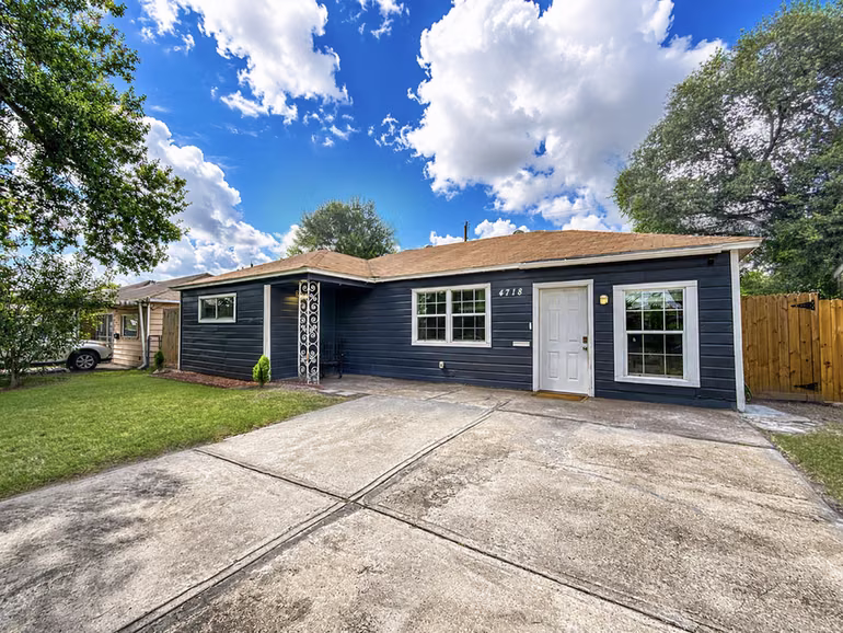 Photo of 4718 Meadow Park Drive, Houston, TX 77048