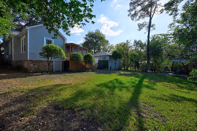 Photo 6 of 103 E Val Verde Street, Brenham, TX