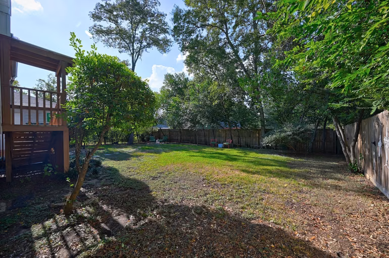 Photo 7 of 103 E Val Verde Street, Brenham, TX