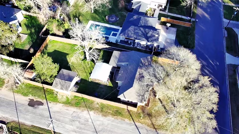 Photo 4 of 26 W Austin Street, Bellville, TX