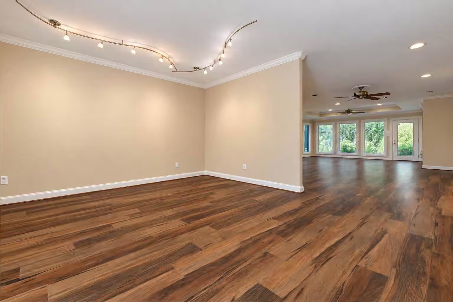 Photo 5 of 814 James Street, Deer Park, TX