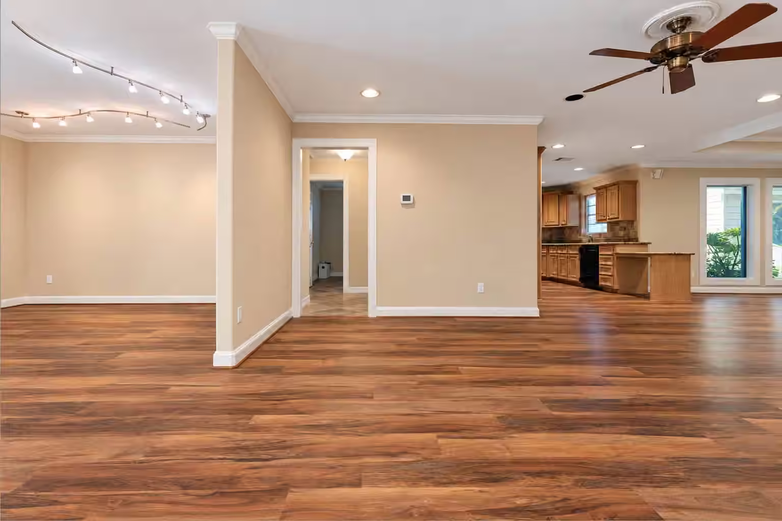 Photo 6 of 814 James Street, Deer Park, TX