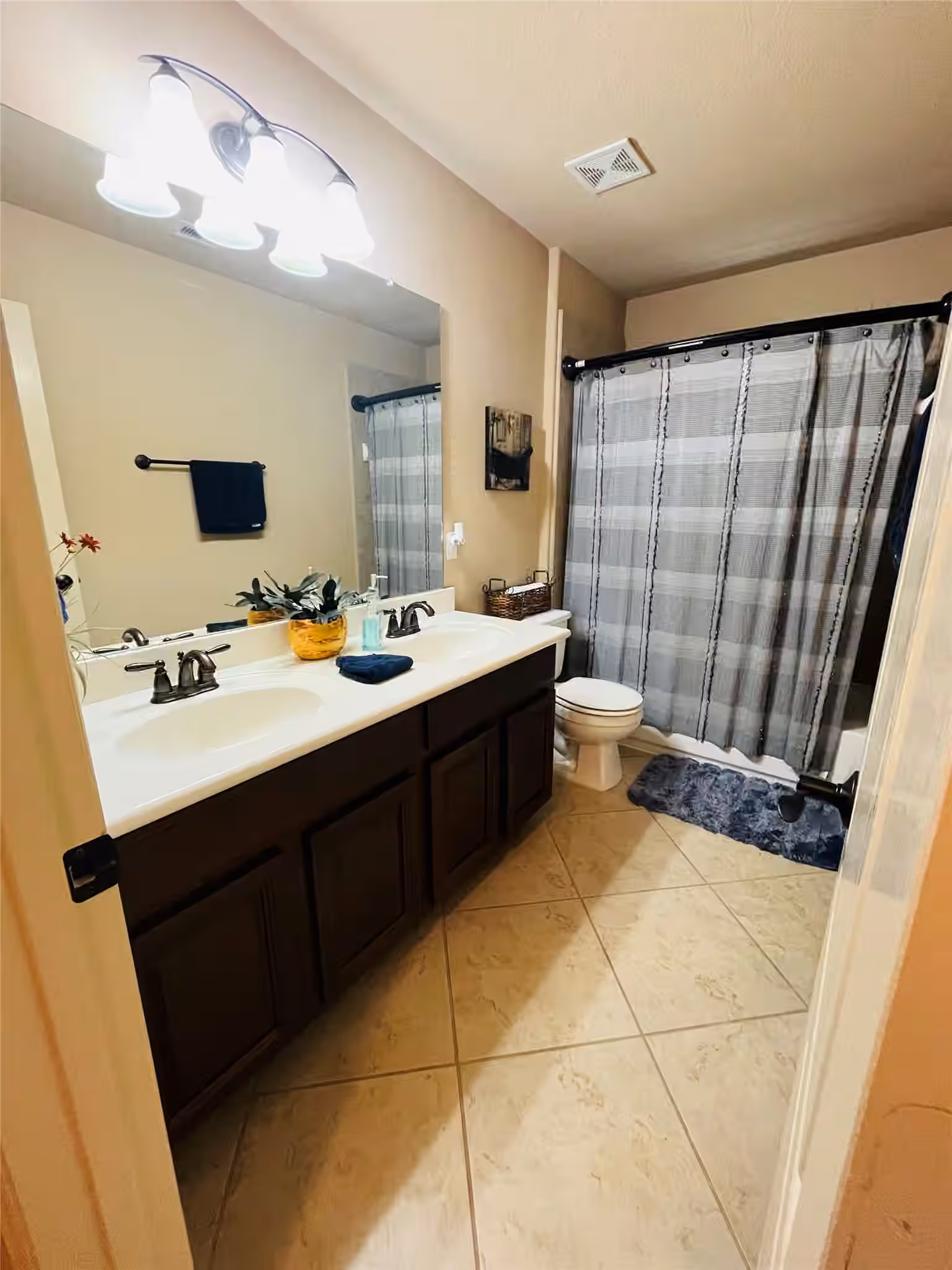 Photo 7 of 2106 Cambridge Bay Drive, Pearland, TX