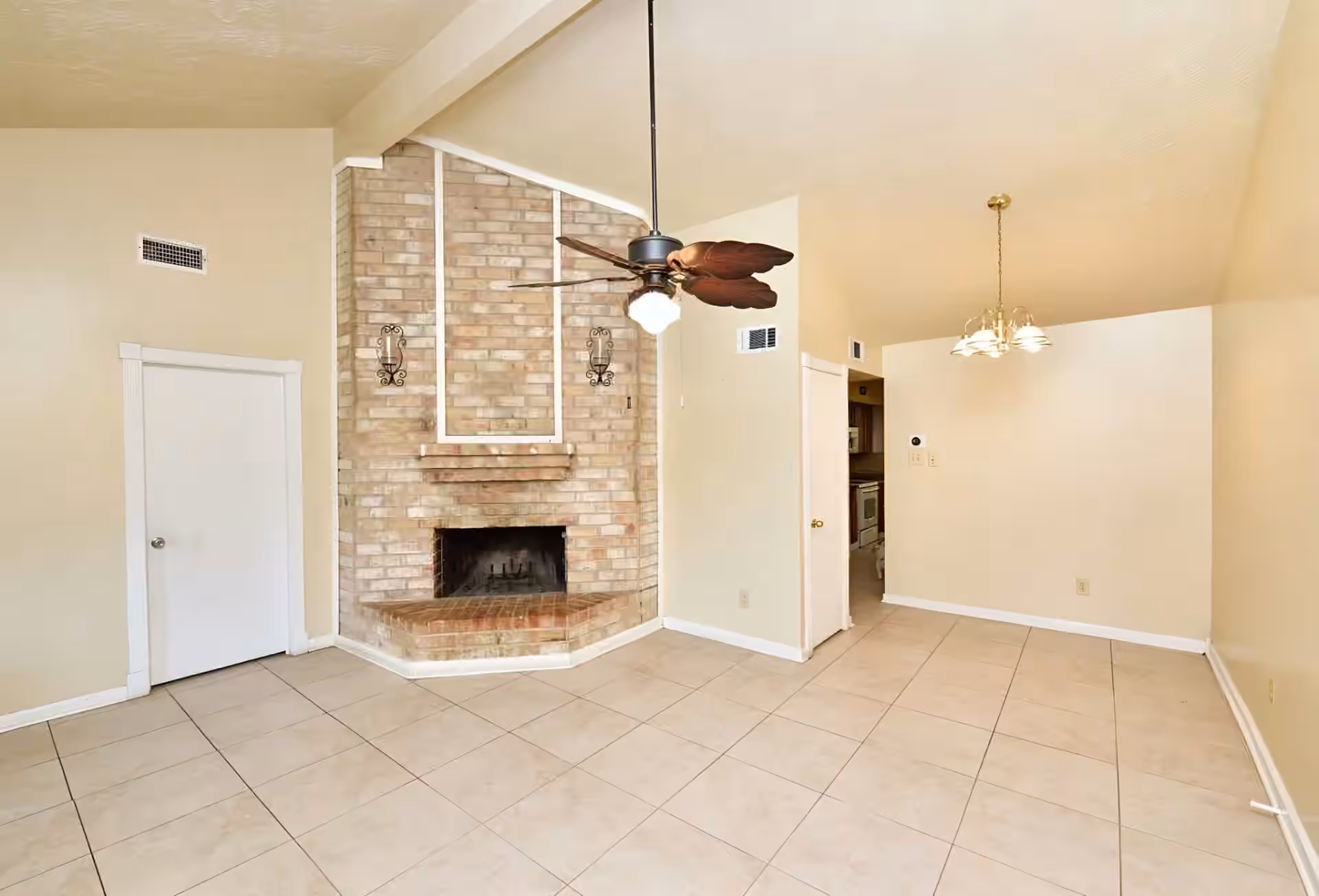Photo 4 of 19211 Lazy Valley Drive, Katy, TX