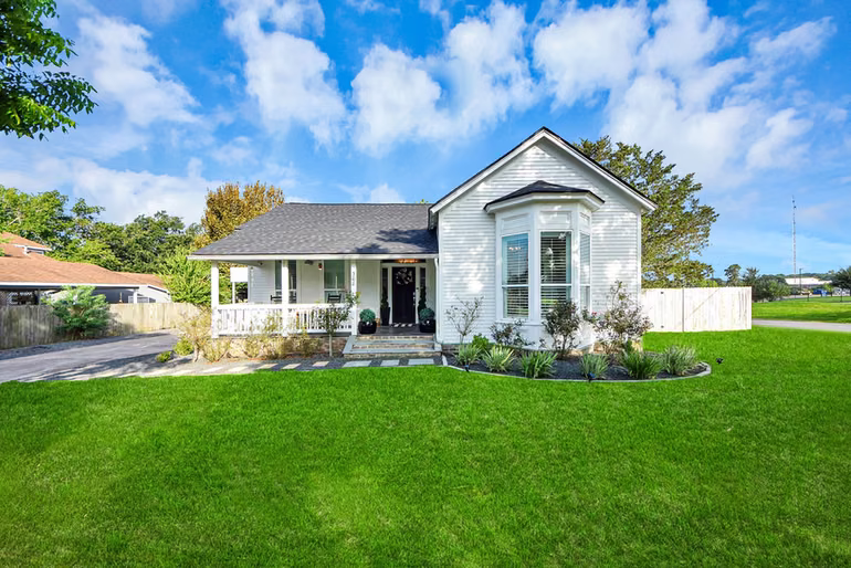 Photo of 308 S Masonic Street, Bellville, TX