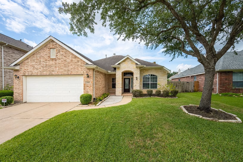 Photo of 13815 Normandy Court, Sugar Land, TX 77498