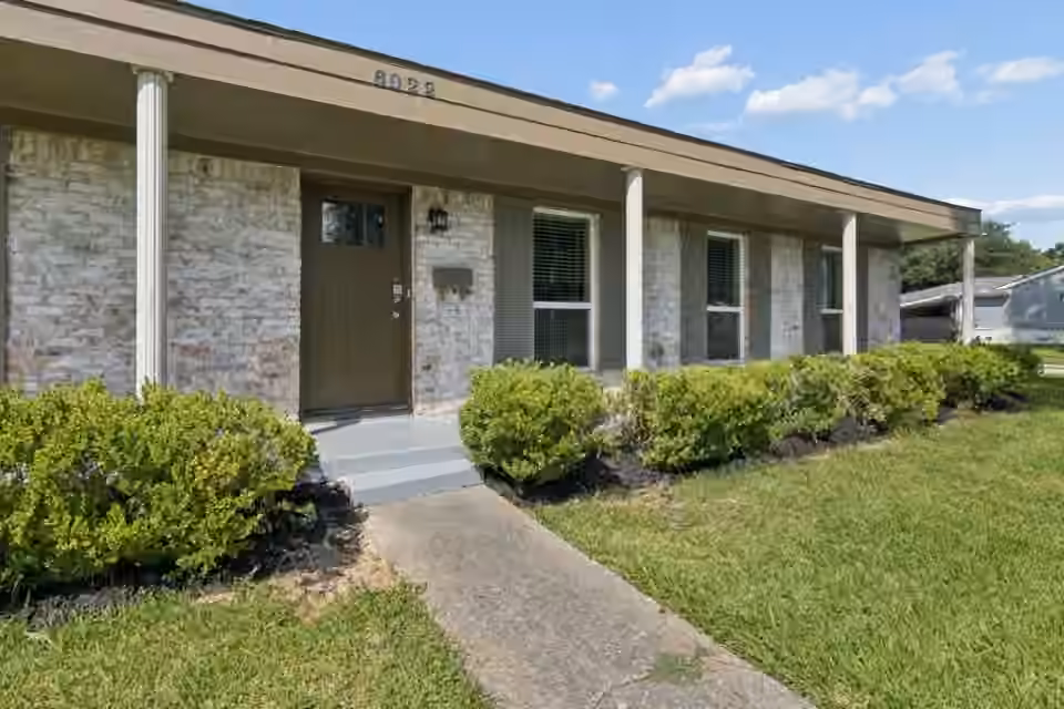 Photo 2 of 6022 Beaudry Drive, Houston, TX