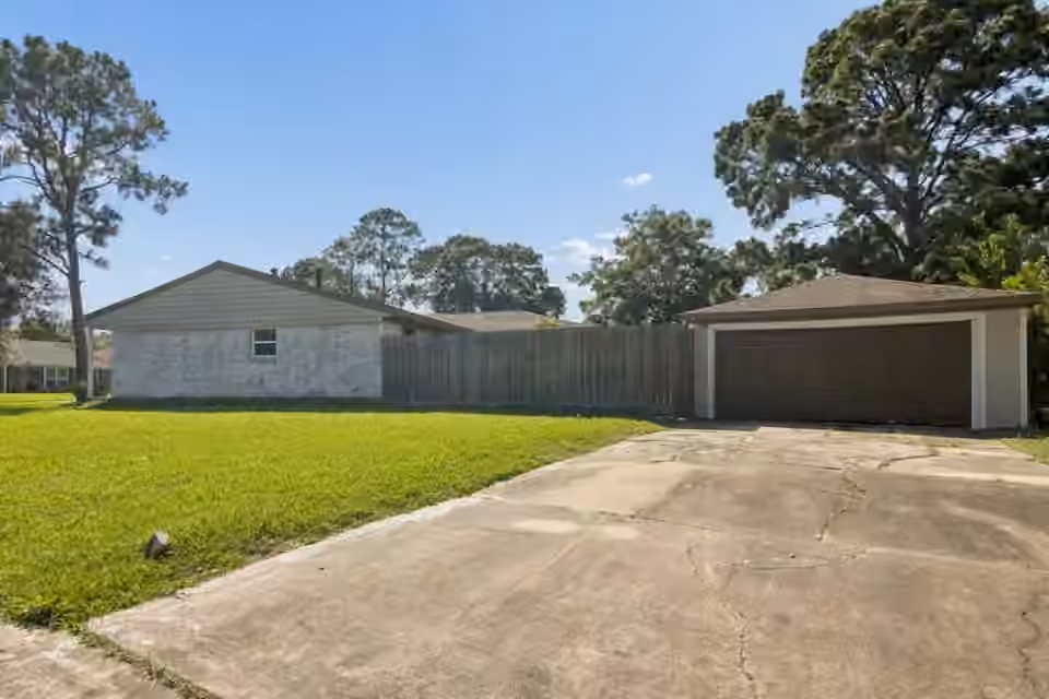 Photo 3 of 6022 Beaudry Drive, Houston, TX