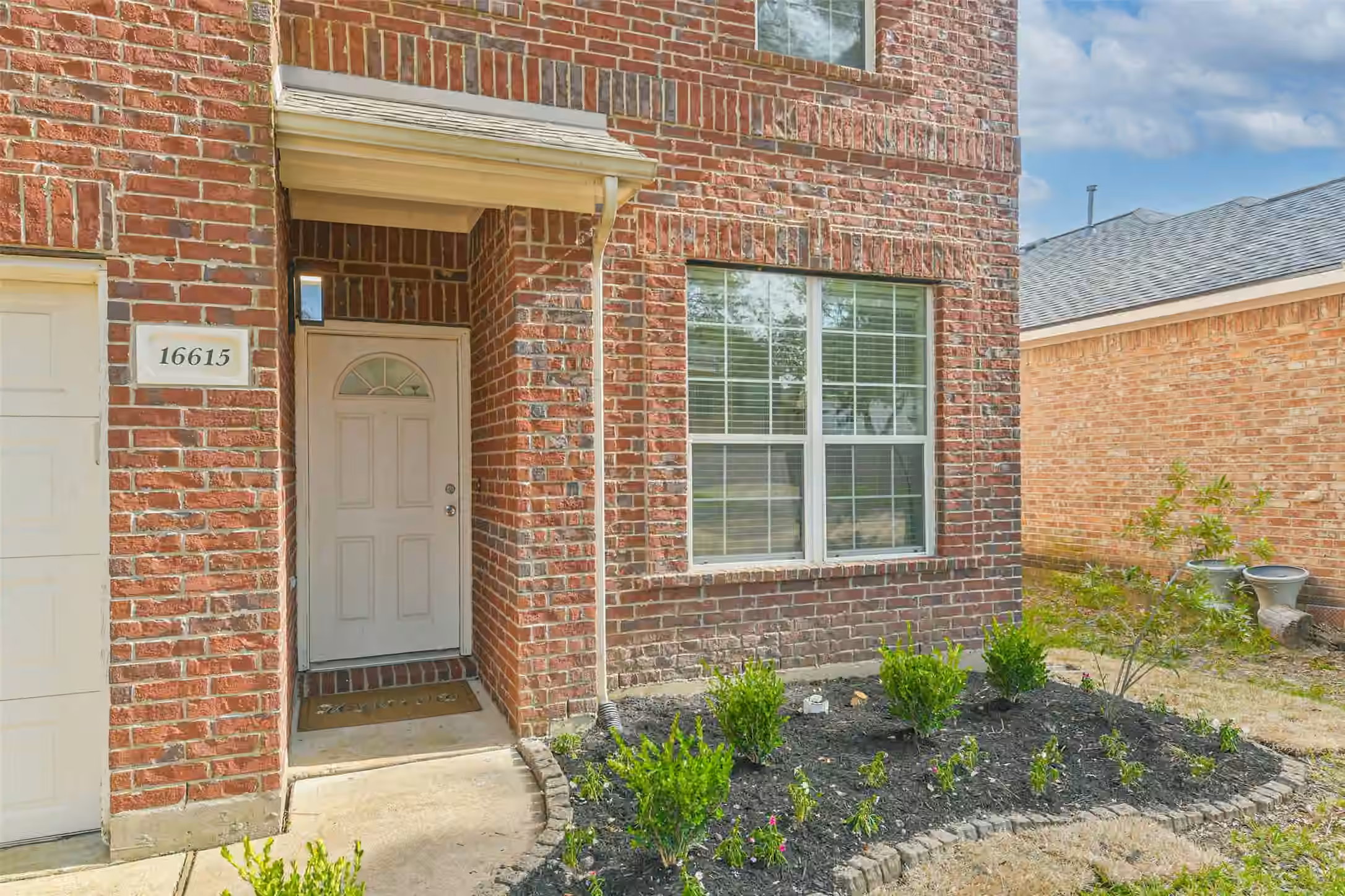 Photo 4 of 16615 Whitaker Creek Drive, Houston, TX