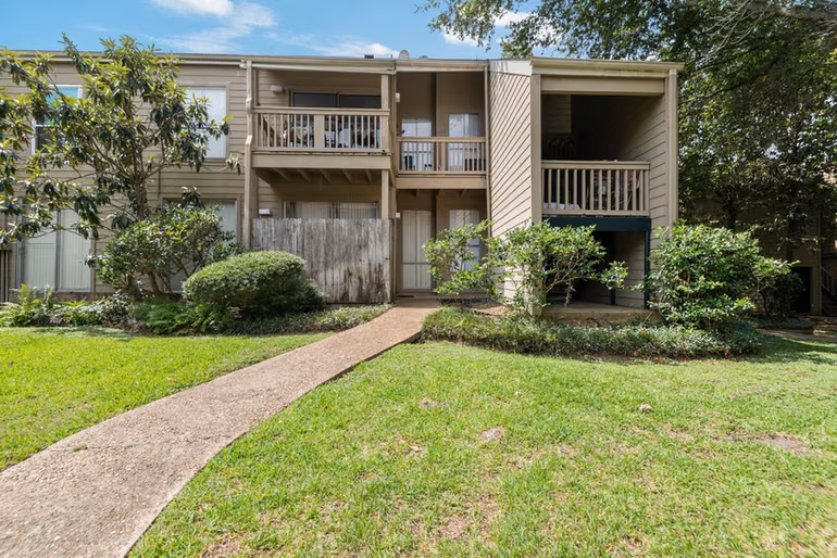 Photo 2 of 2100 Tanglewilde Street 321, Houston, TX