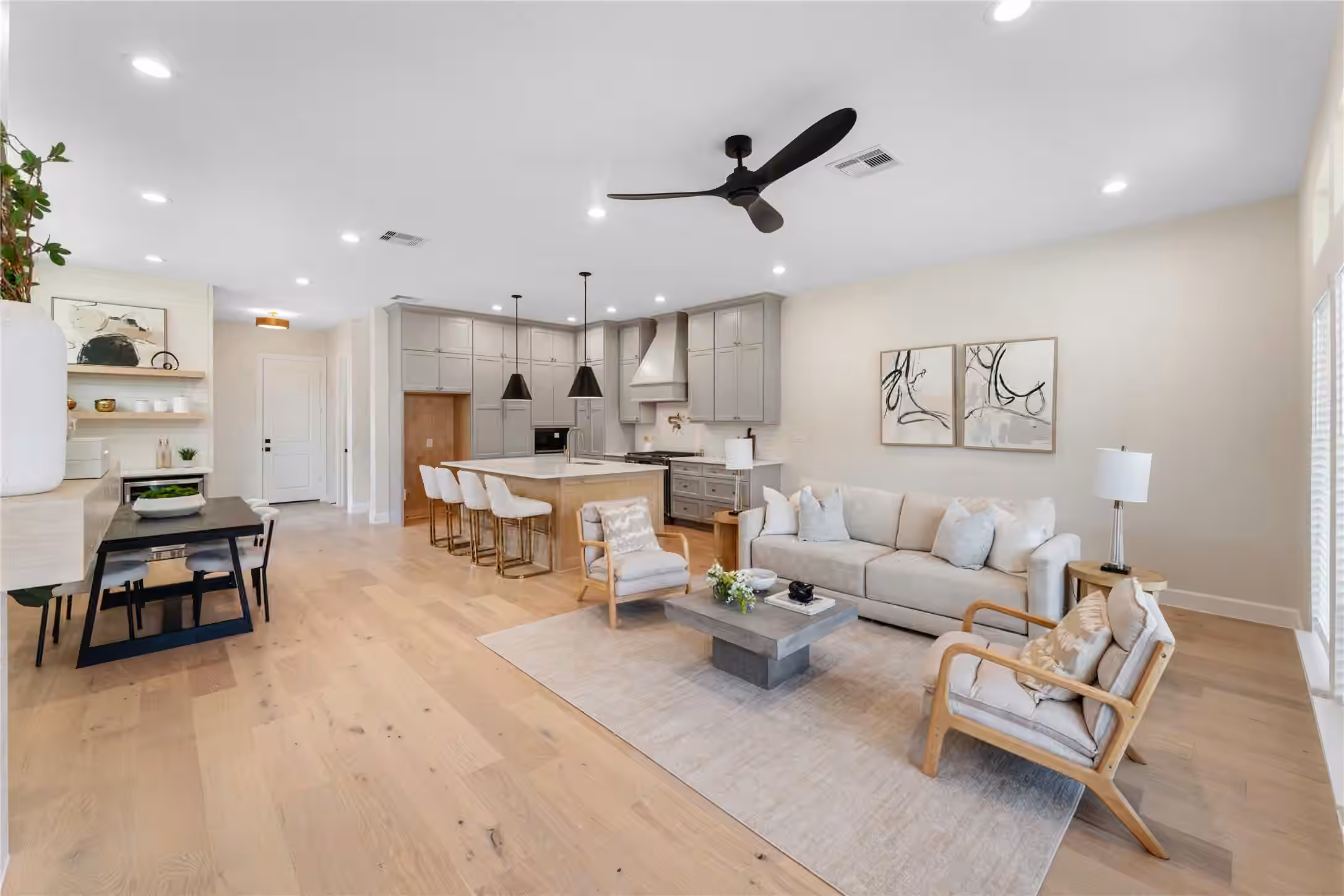 Photo of 1318 E 32nd 1/2 Street, Houston, TX