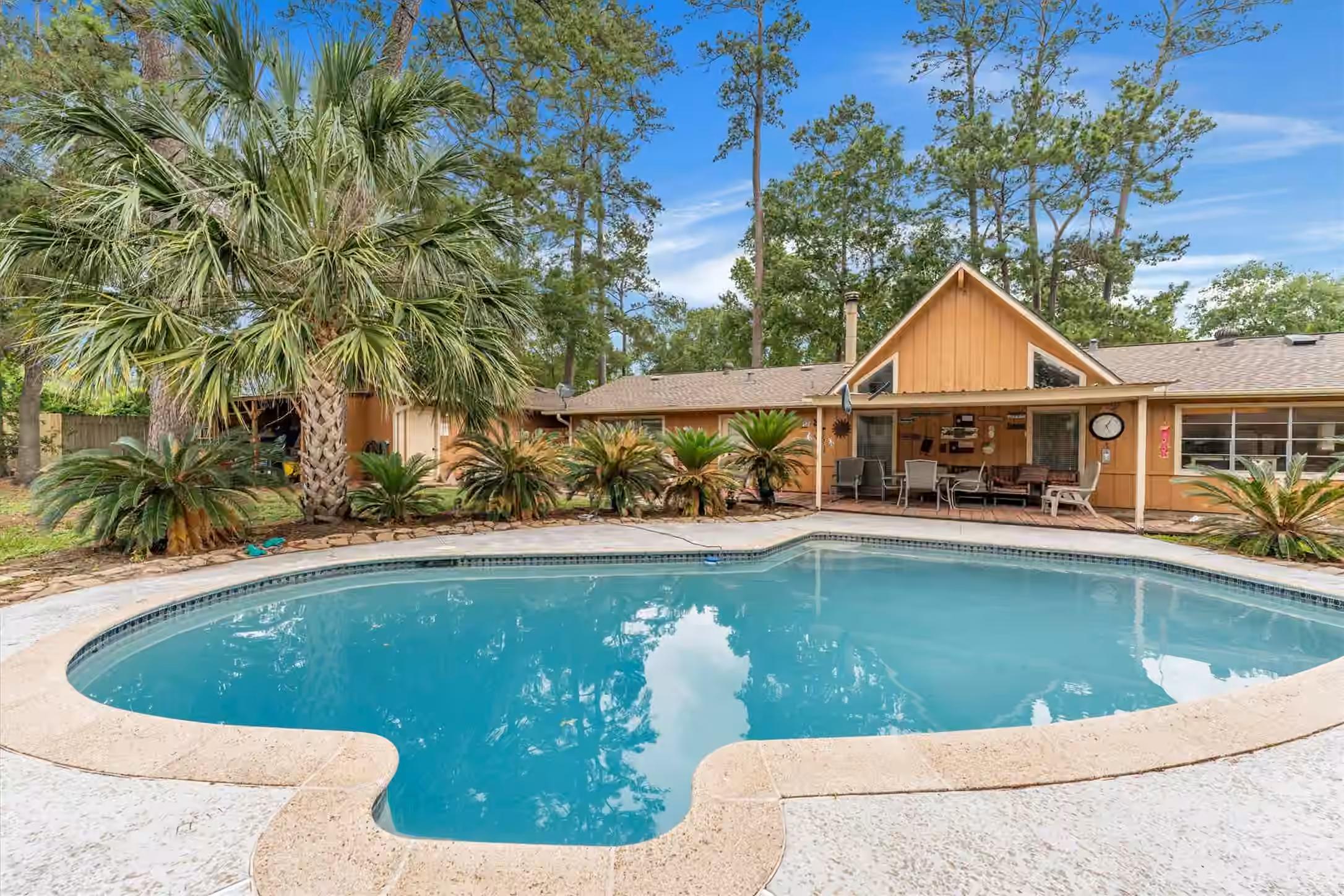 Photo 2 of 12115 Powder Horn Street, Pinehurst, TX