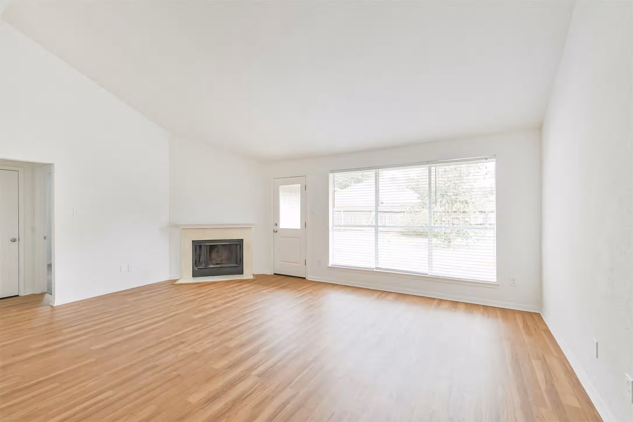 Photo 4 of 18710 Parfield Lane, Houston, TX