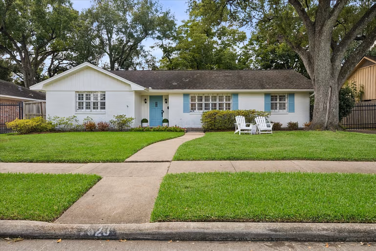 Photo of 7623 Meadowvale Drive, Houston, TX 77063