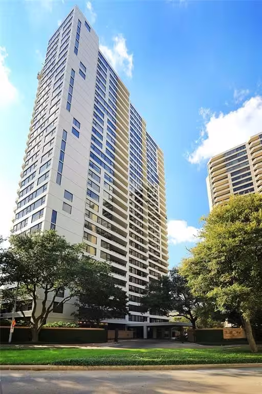 Photo of 15 Greenway Plaza 12g, Houston, TX 77046