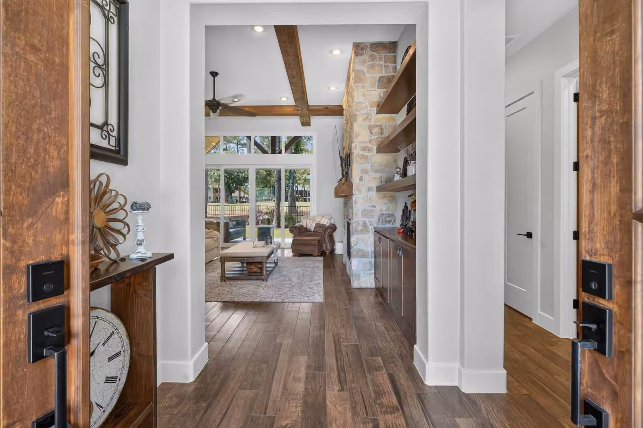 Photo 4 of 61 West Shore Lane, Montgomery, TX