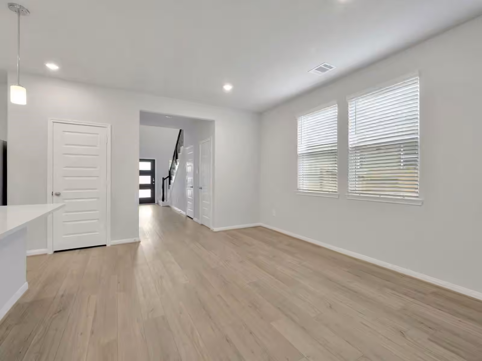 Photo 5 of 104 Clay Creek Lane, Montgomery, TX