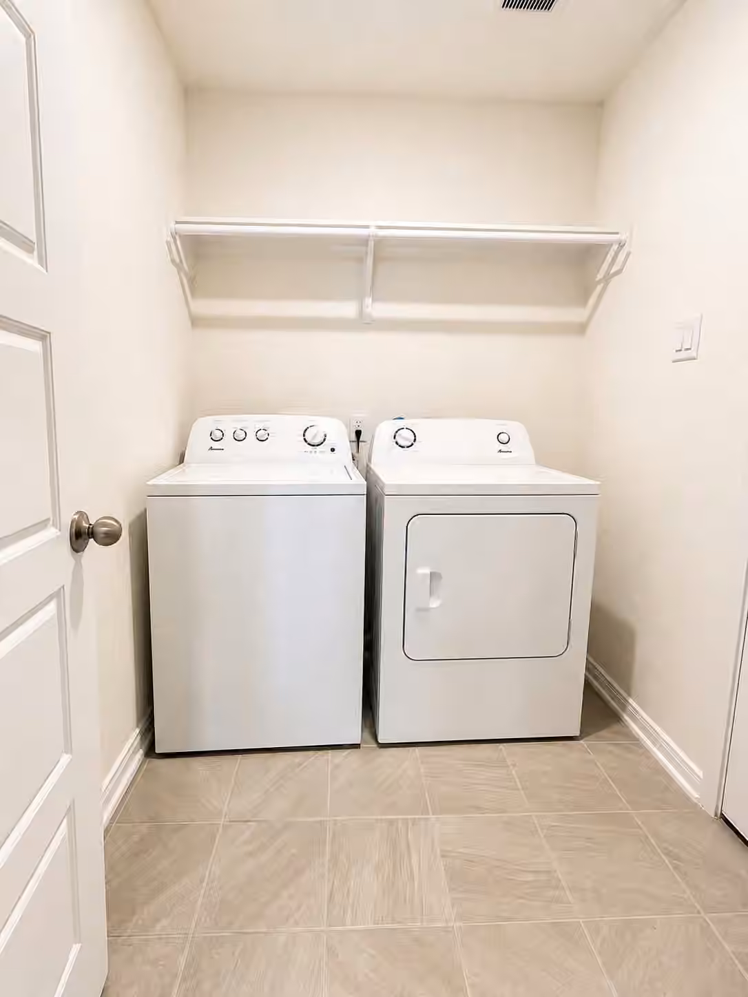 Photo 6 of 1710 Vista Luna Drive, Texas City, TX