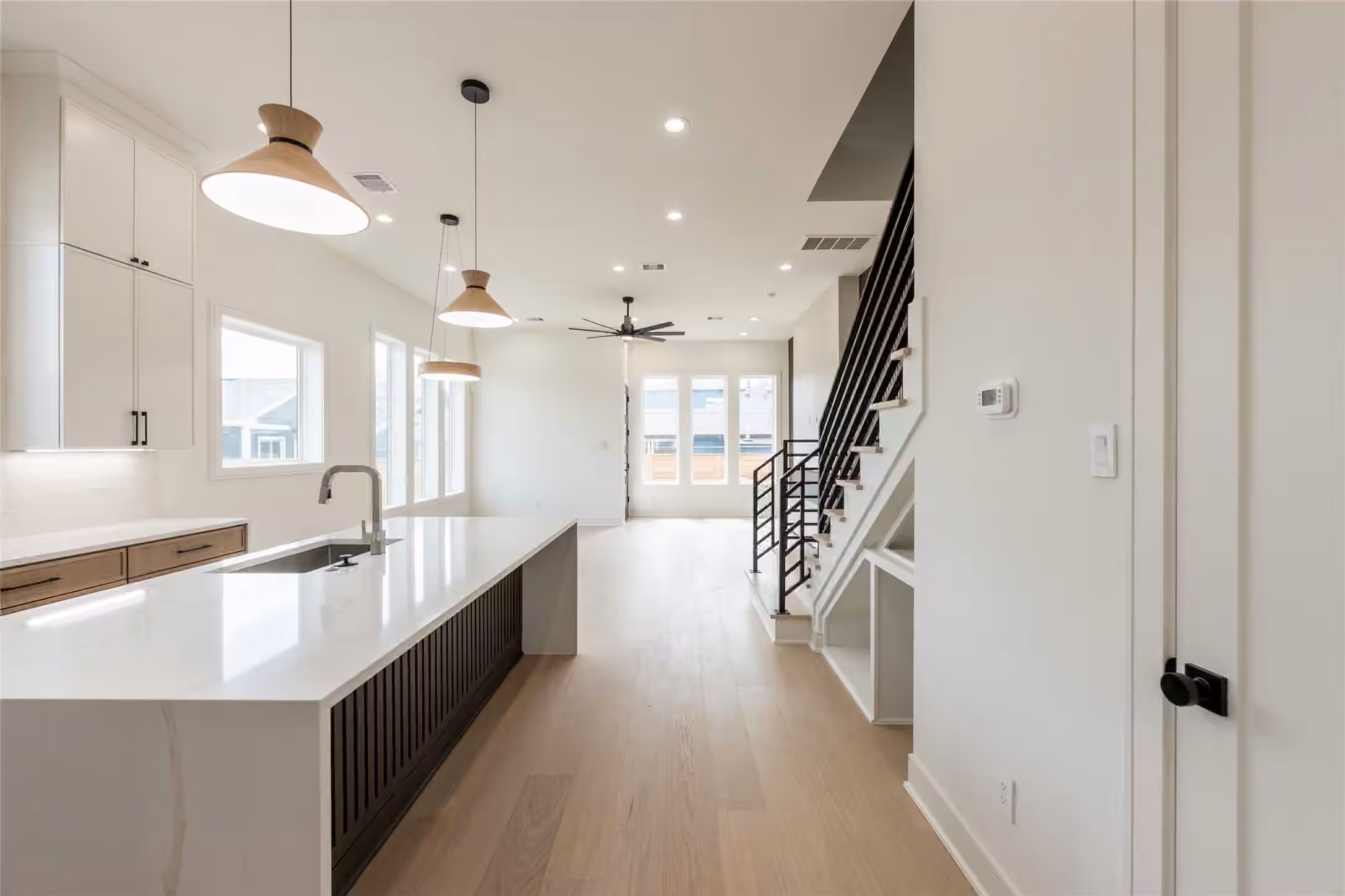 Photo 6 of 1122 E 27TH ST A, Houston, TX