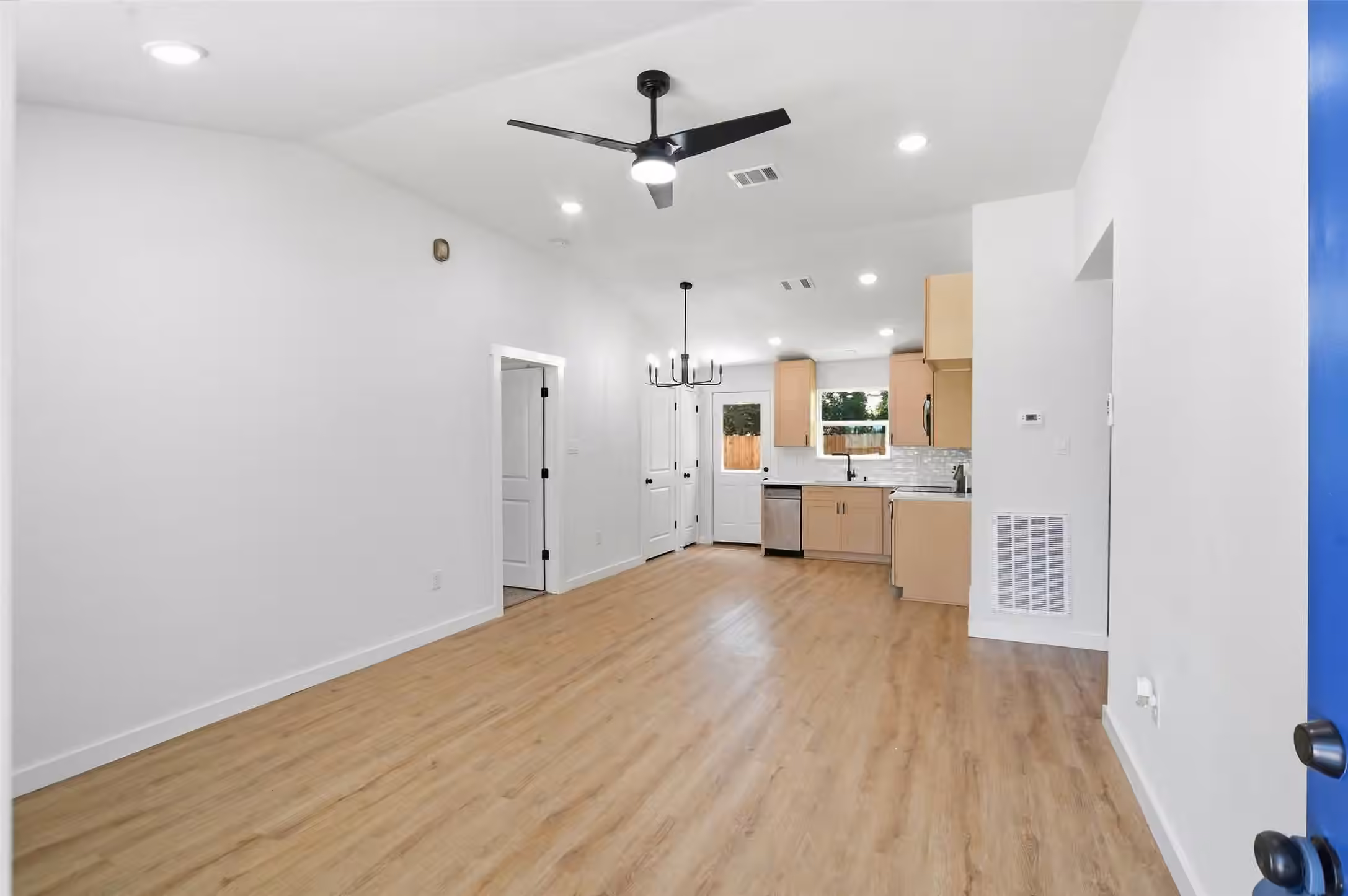 Photo 5 of 6707 New York Street, Houston, TX
