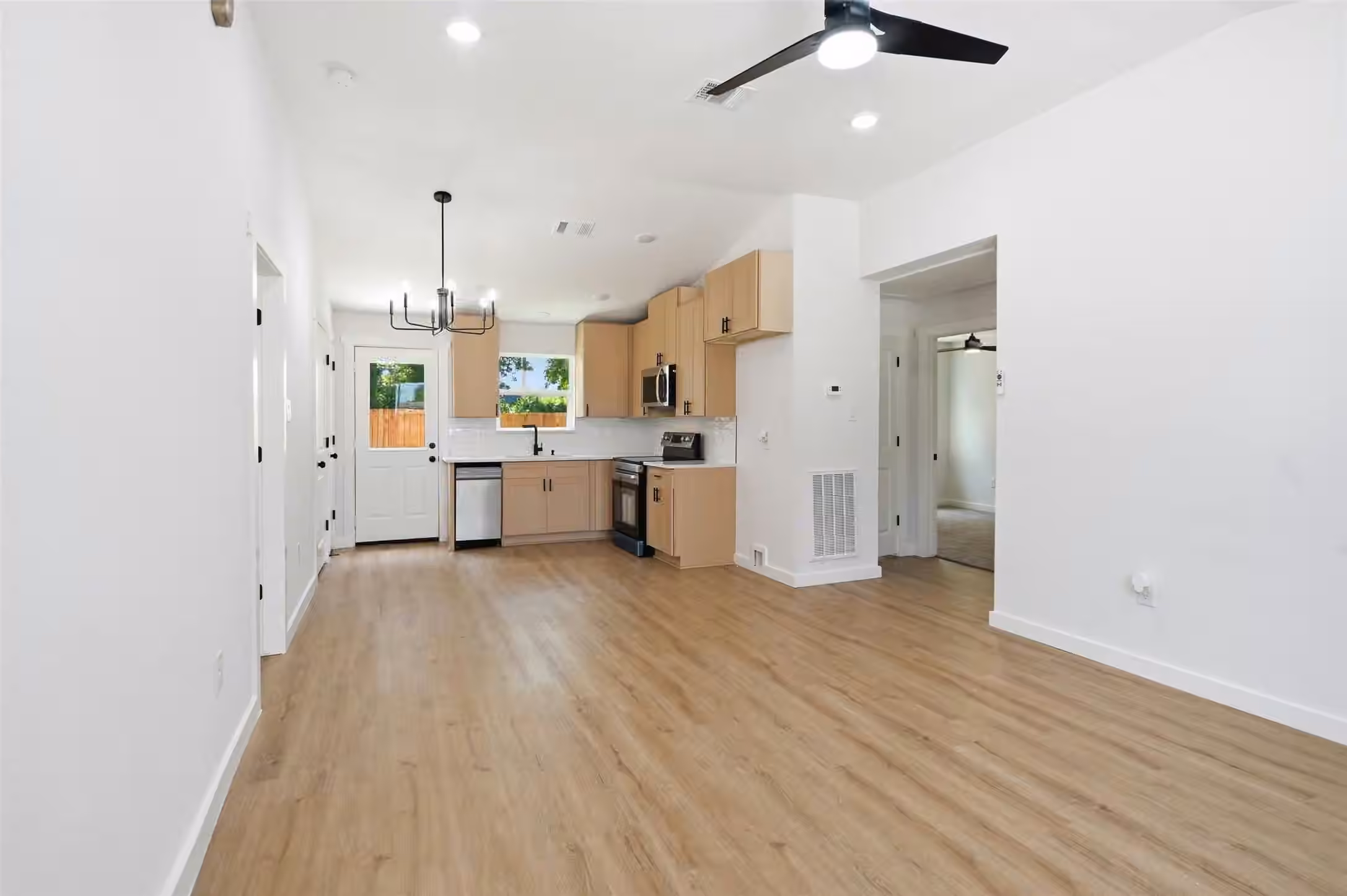 Photo 6 of 6707 New York Street, Houston, TX
