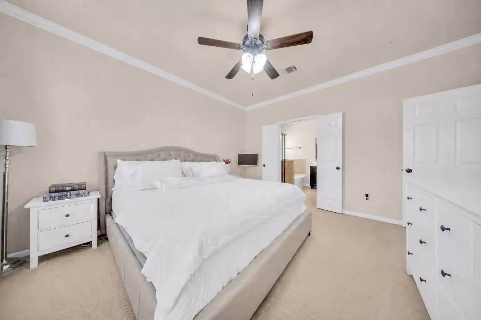 Photo 4 of 16022 Sommerall Lake Lane, Houston, TX