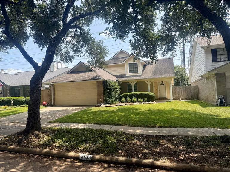 Photo 2 of 2103 Creekshire Drive, Sugar Land, TX