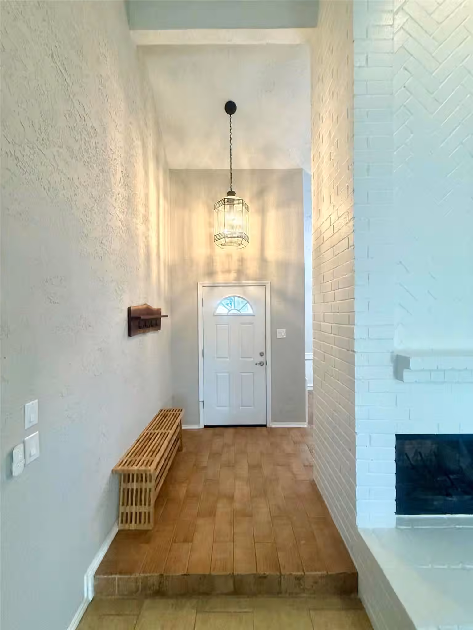 Photo 3 of 2103 Creekshire Drive, Sugar Land, TX