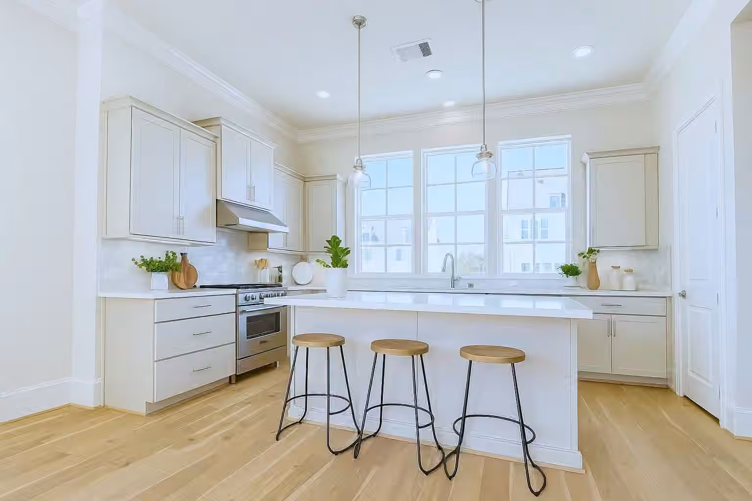 Photo 4 of 739 Bringhurst Street, Houston, TX