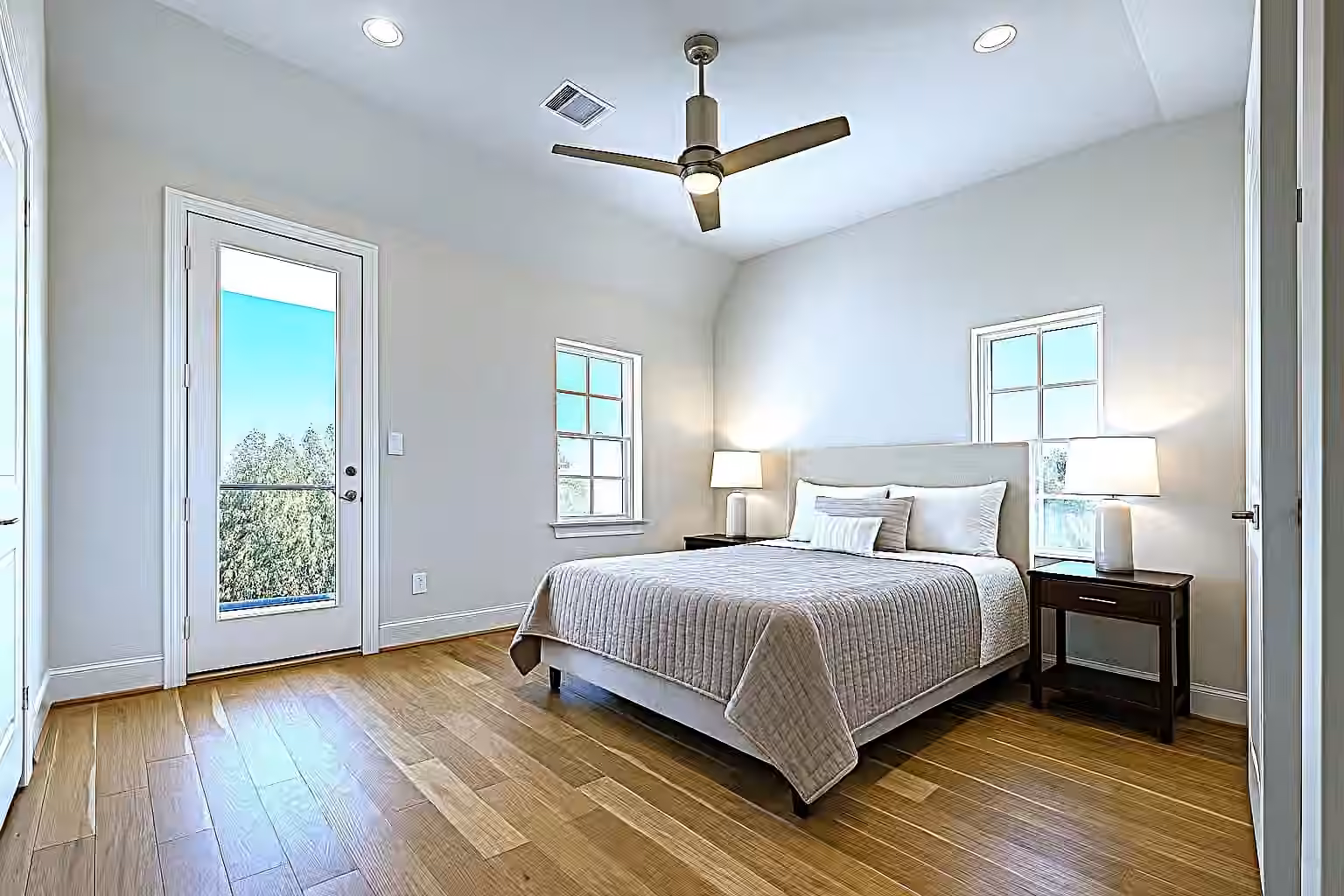 Photo 6 of 739 Bringhurst Street, Houston, TX