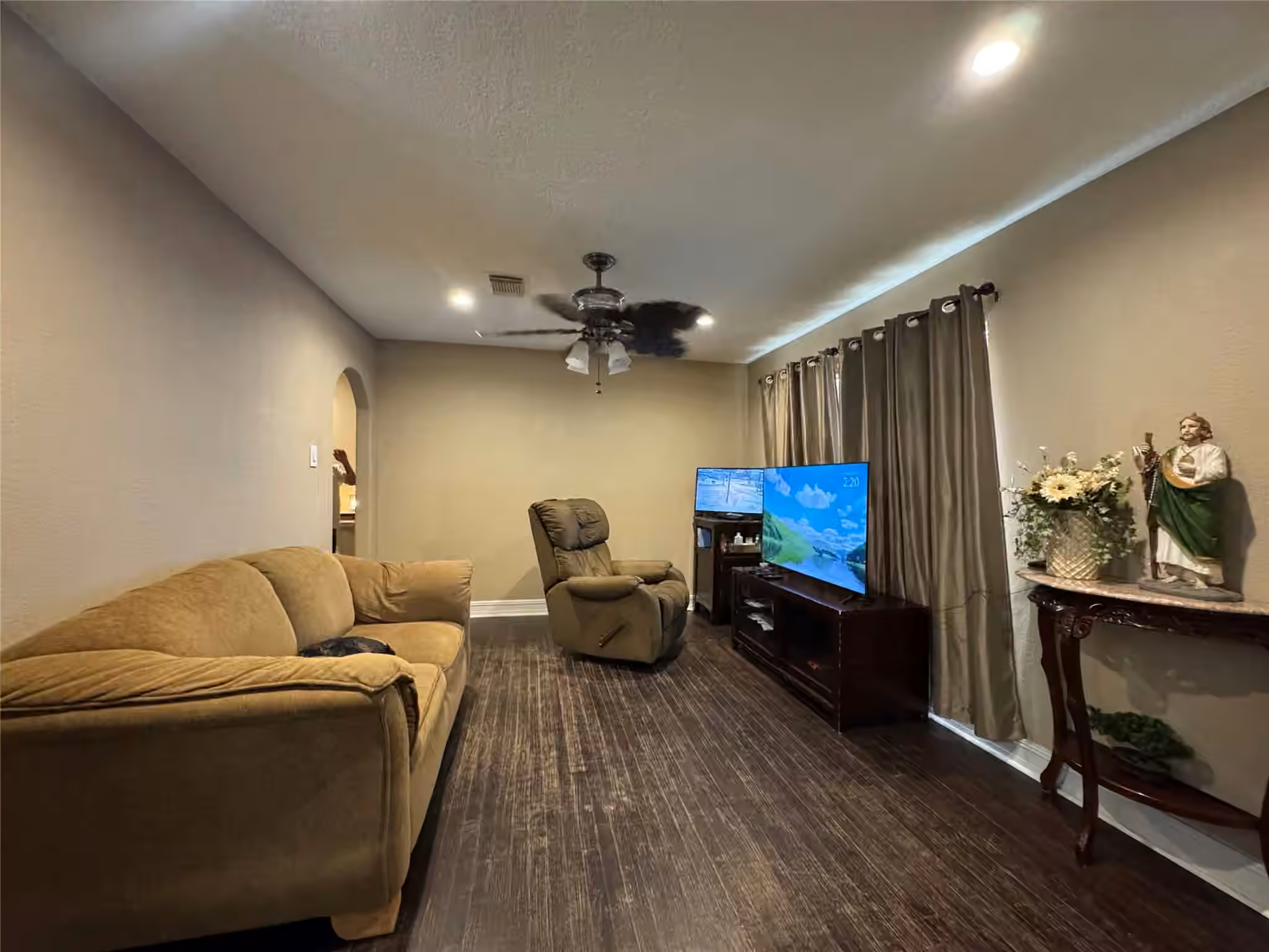 Photo 4 of 6111 Beldart Street, Houston, TX
