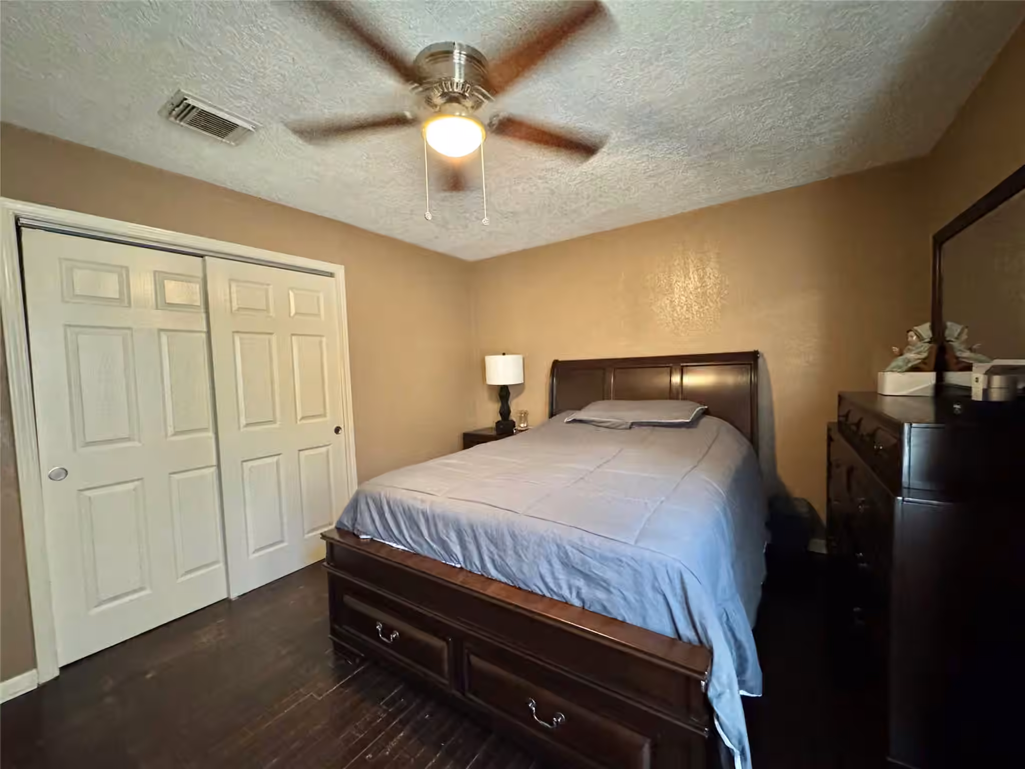 Photo 5 of 6111 Beldart Street, Houston, TX