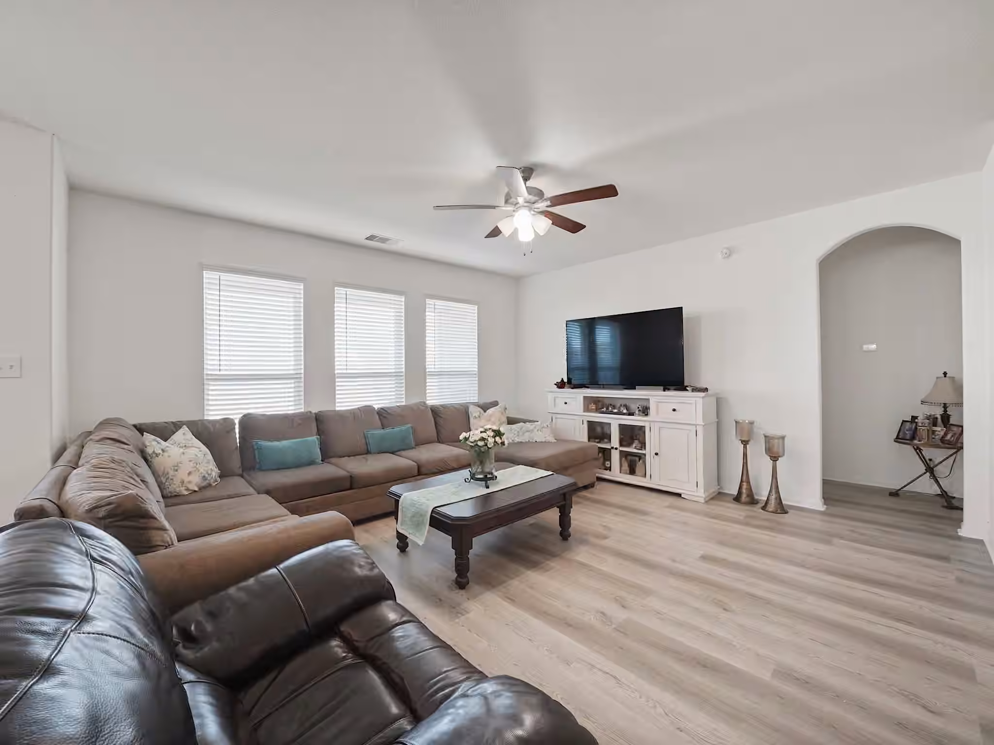 Photo 5 of 6719 Northchester Drive, Katy, TX