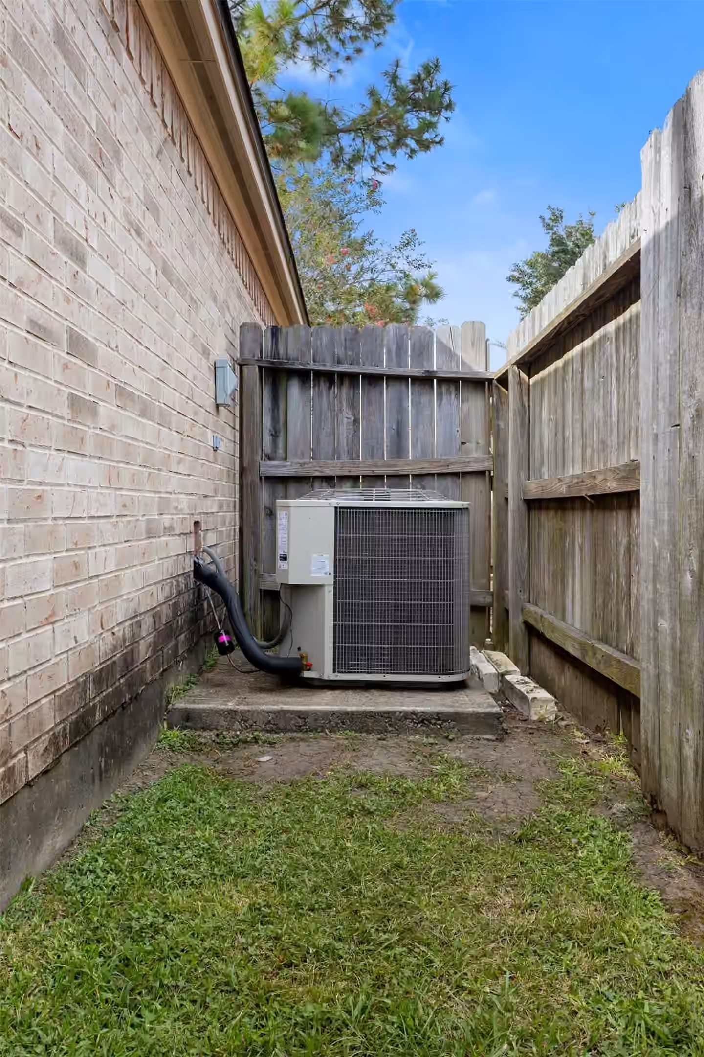 Photo 2 of 6111 Windsor Chase Lane, League City, TX