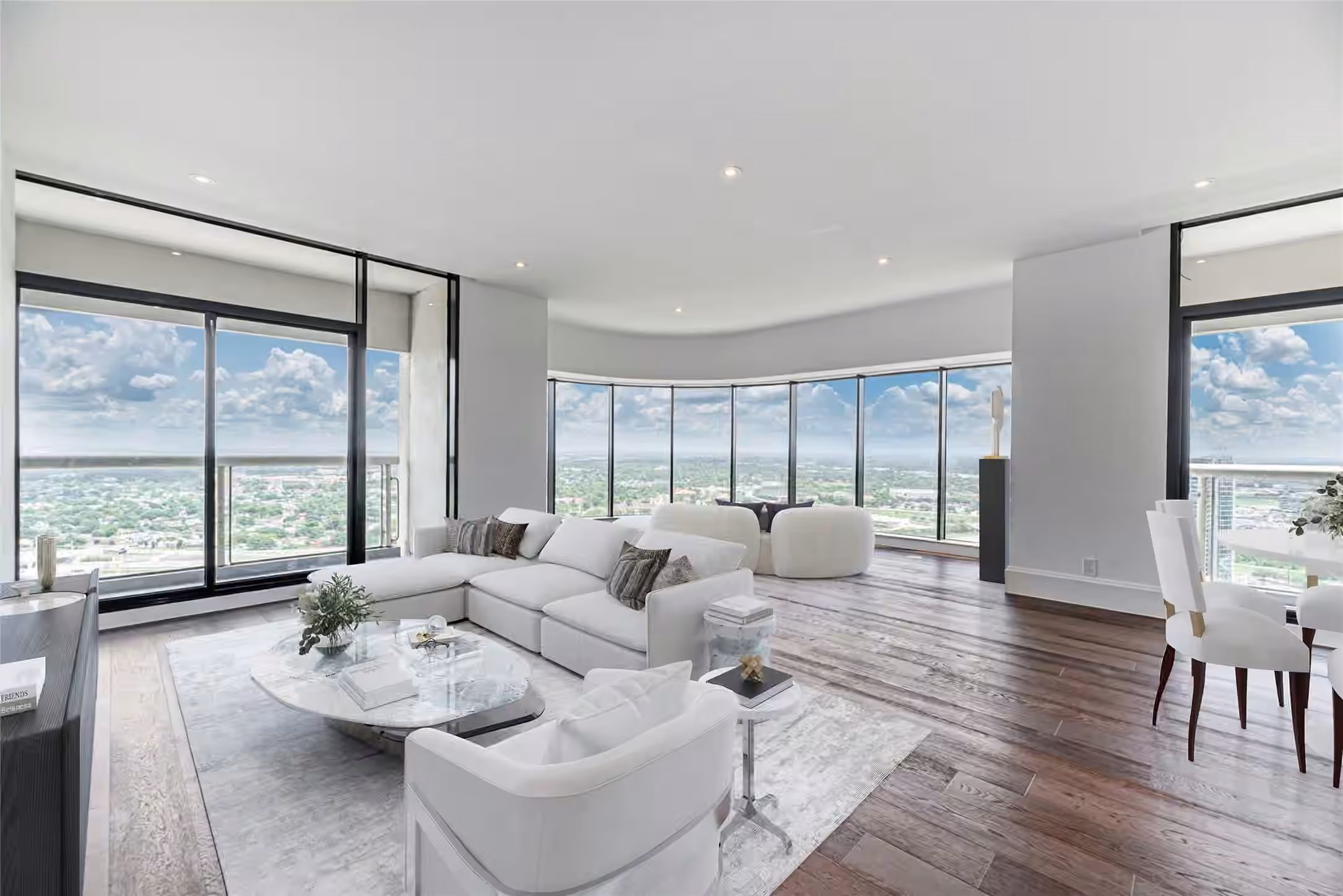Photo 3 of 1701 Hermann Drive 34L, Houston, TX