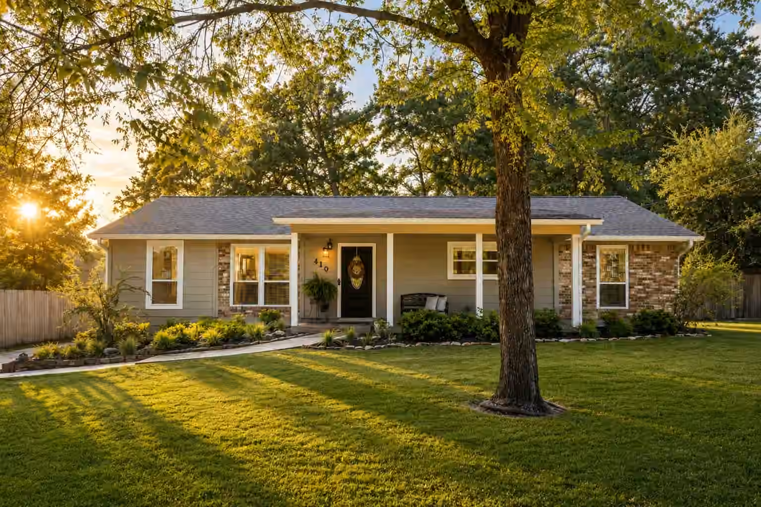 Photo of 410 Shawnee Drive, Montgomery, TX 77316
