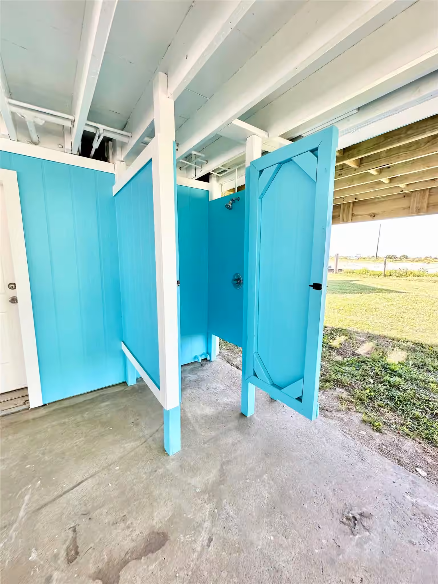 Photo 3 of 12908 John Reynolds Road, Galveston, TX