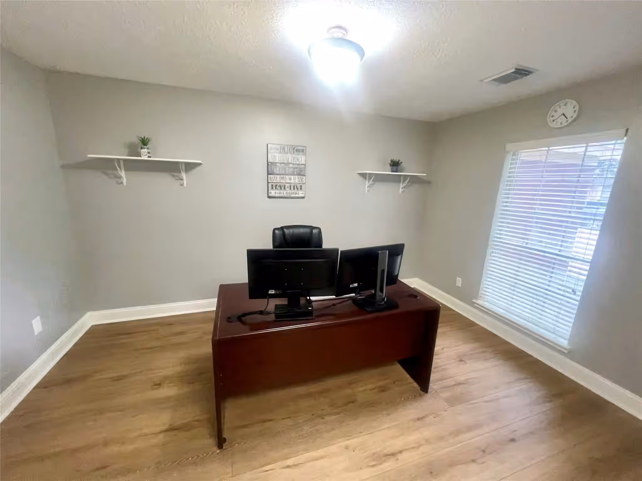 Photo 6 of 1806 Oak Wood Drive E, Pearland, TX